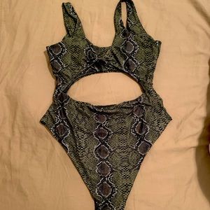 SHEIN snakeskin swimsuit 👙